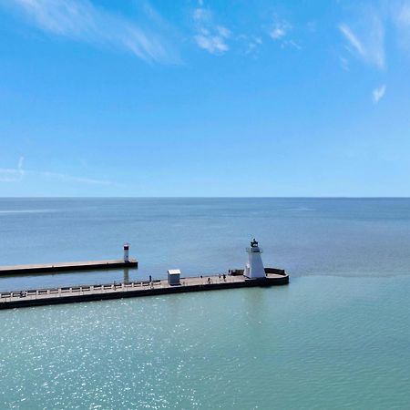 Luxe Lodges On Lake Erie Порт Доувър Екстериор снимка