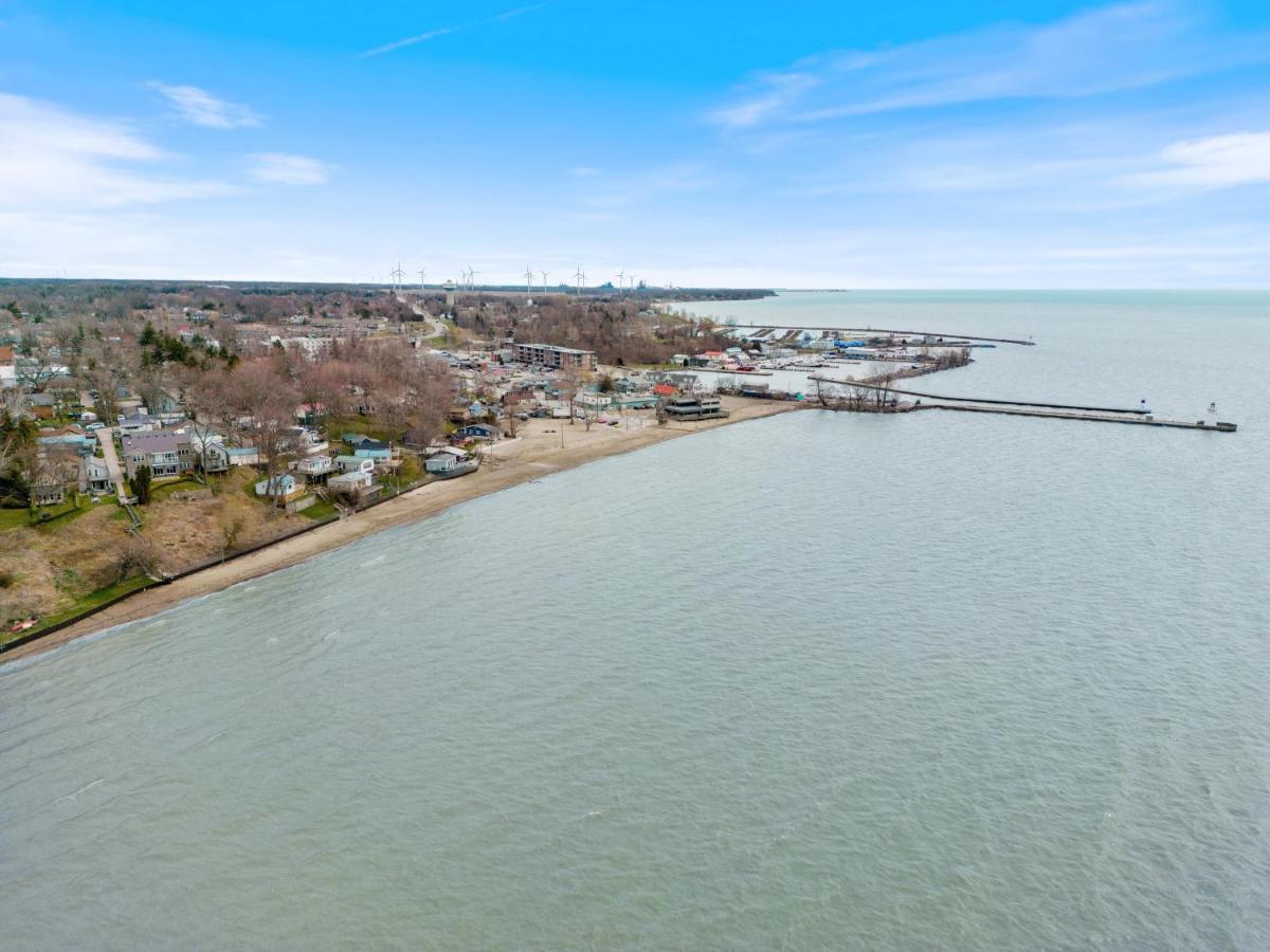 Luxe Lodges On Lake Erie Порт Доувър Екстериор снимка