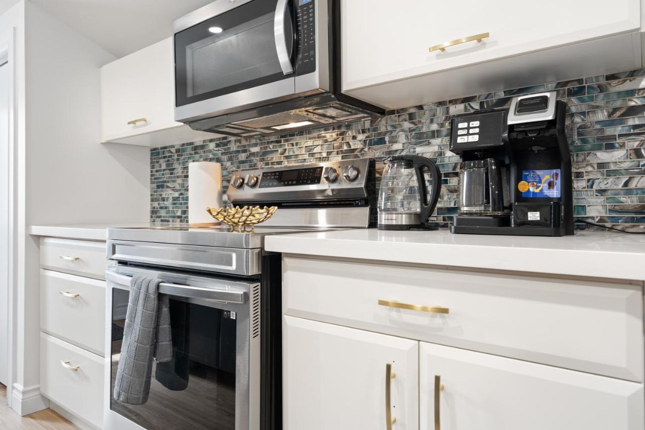 Luxe Lodges On Lake Erie Порт Доувър Екстериор снимка