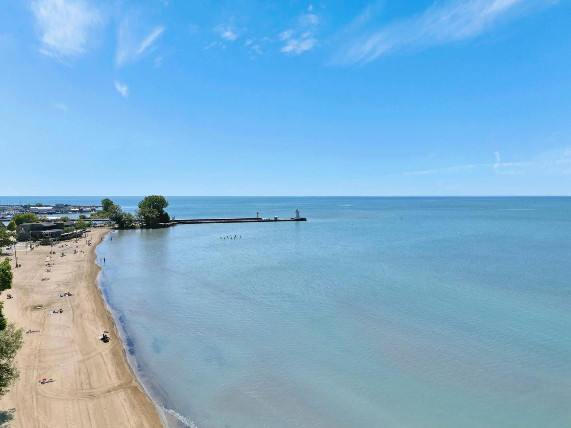 Luxe Lodges On Lake Erie Порт Доувър Екстериор снимка